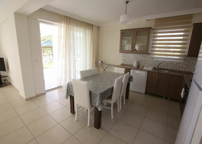 Lighthouse Tulip Villa *